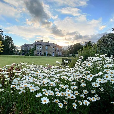 Sutton Hall Resort Thirsk Extérieur photo