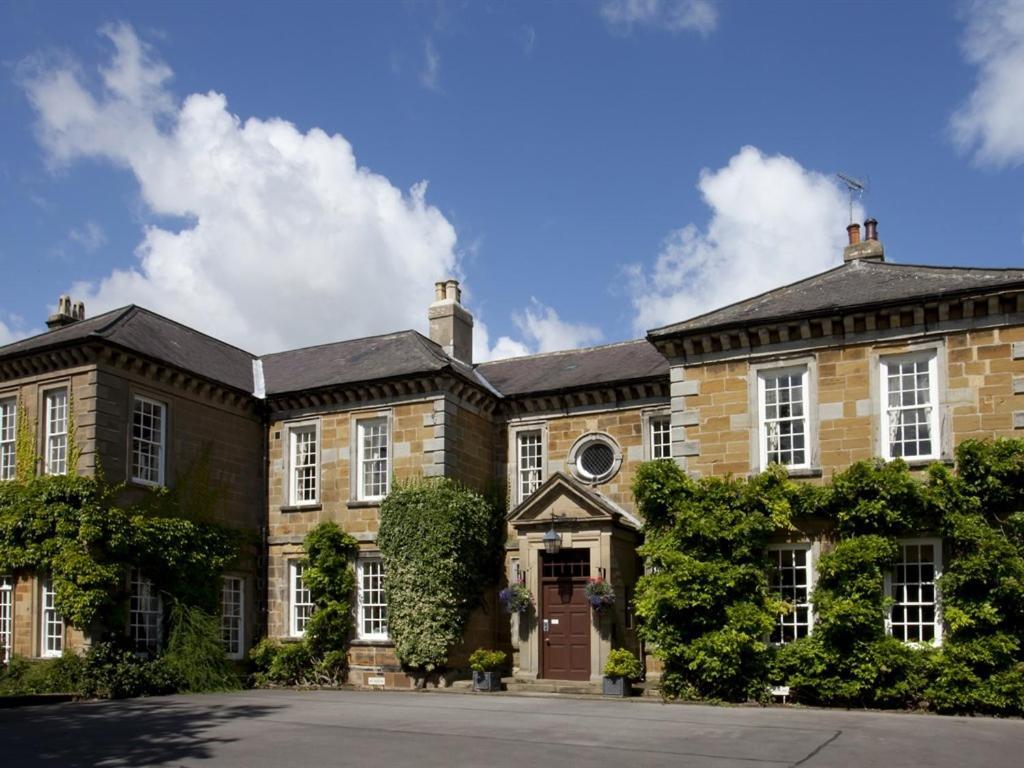 Sutton Hall Resort Thirsk Extérieur photo