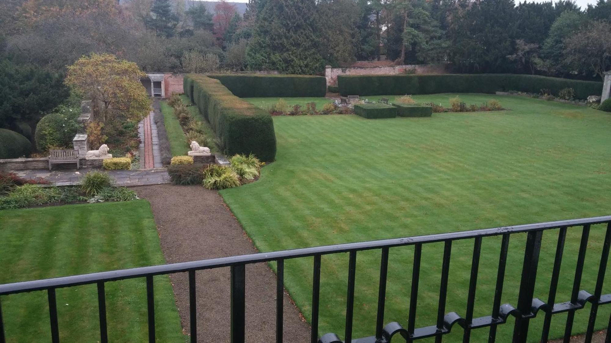 Sutton Hall Resort Thirsk Extérieur photo
