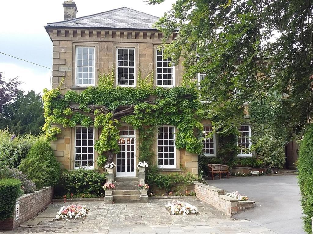 Sutton Hall Resort Thirsk Extérieur photo